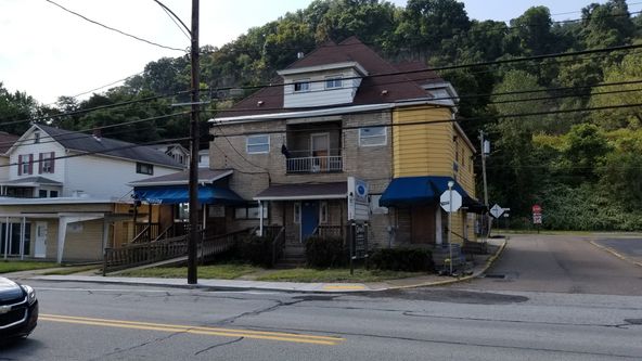 Creighton Hotel: 995 Freeport Rd, Creighton, PA 15030